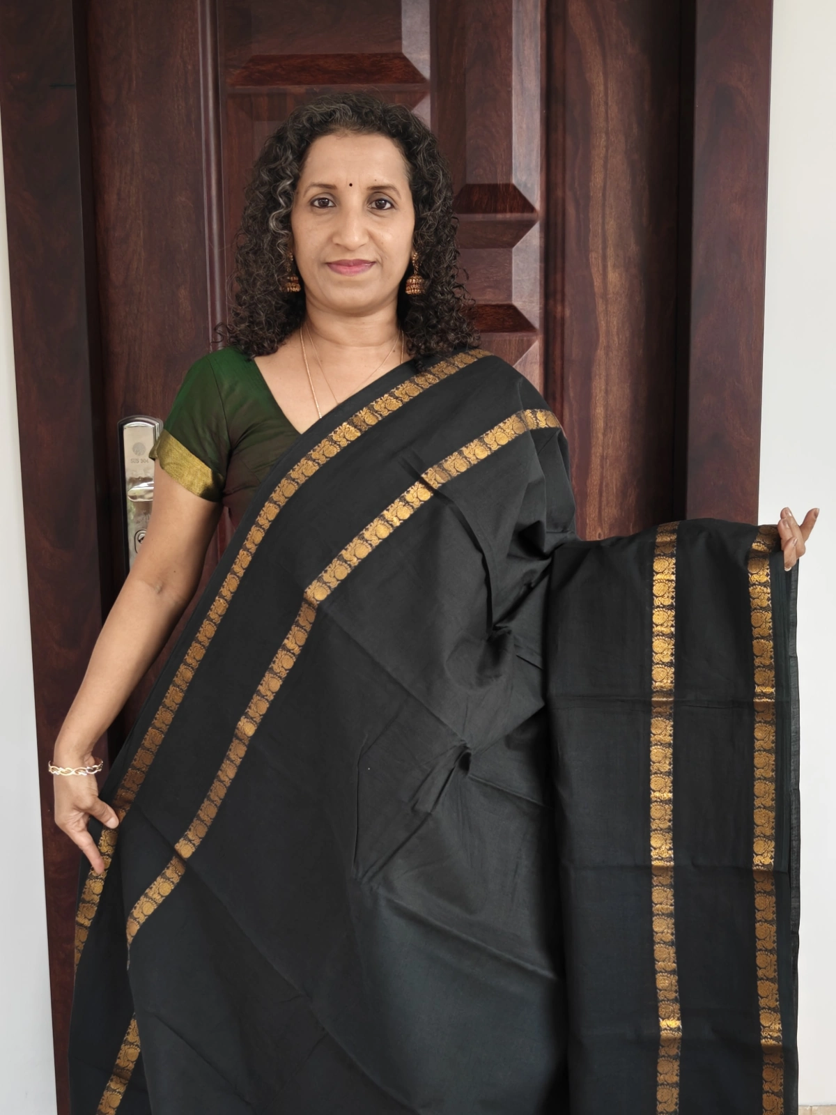 Black Peacock Gap Border Sungudi Cotton Psc018 1A